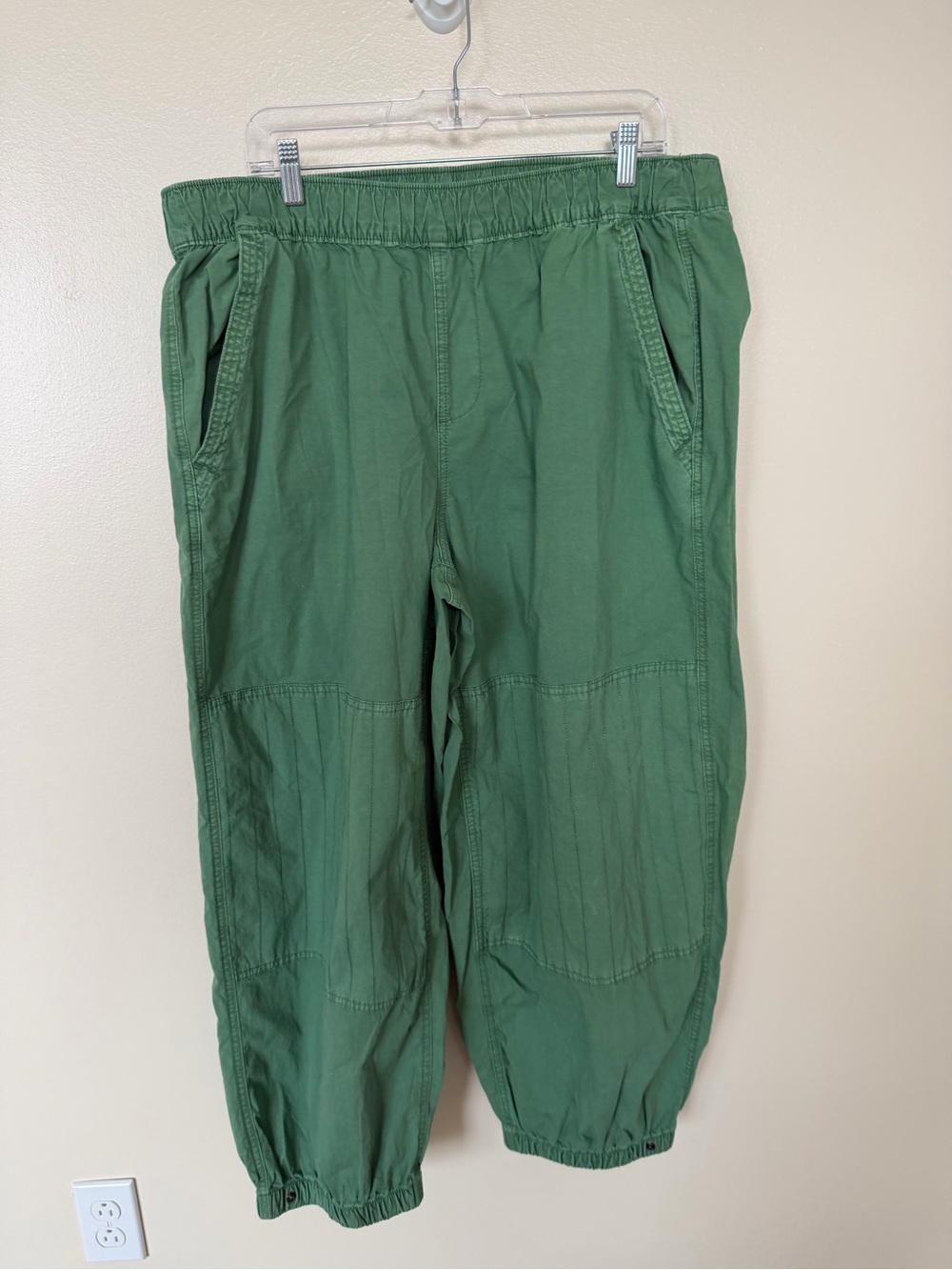 LANE BRYANT Utility Relaxed Straight Parachute Pant in Dark Ivy